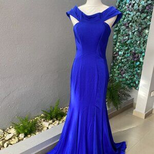 Elegant boat neckline dress / Size Small